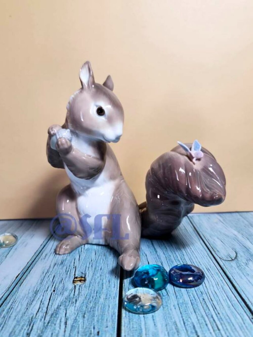 Lladro A Surprise Visit Squirrel Butterfly Porcelain Figurine Retired 6409 Mint